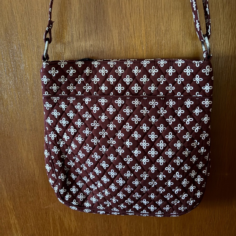 Vera Bradley Triple Zip Crossbody Bag in Maroon with matching wallet - Picture 6 of 10
